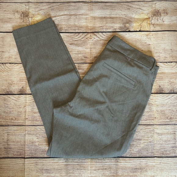 Old Navy Pixie ankle pant - Picture 3 of 5